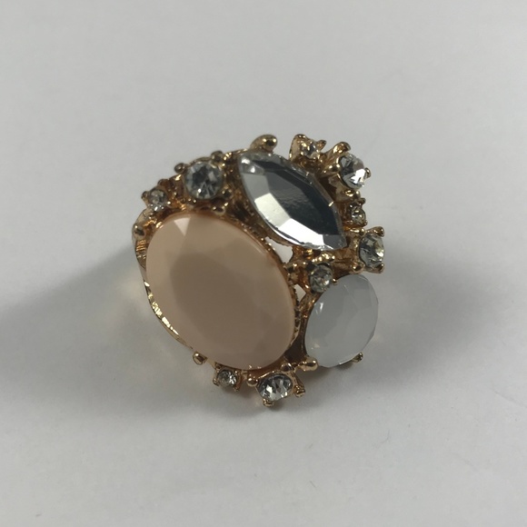 Vintage Jewelry - Vintage Gold Tone Ring, Vintage Jewelry, Size 8.5 Vintage Jewelry - Vintage Gold Tone Ring, Vintage Jewelry, Size 8.5